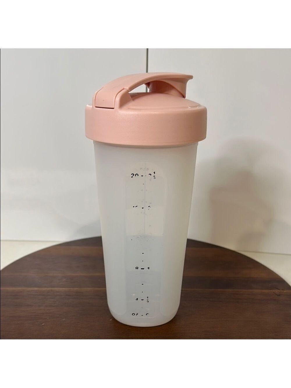 Tupperware Quick Shake Container Pink Lid 20oz 600ml Gravy Shakes Sauce Dressing